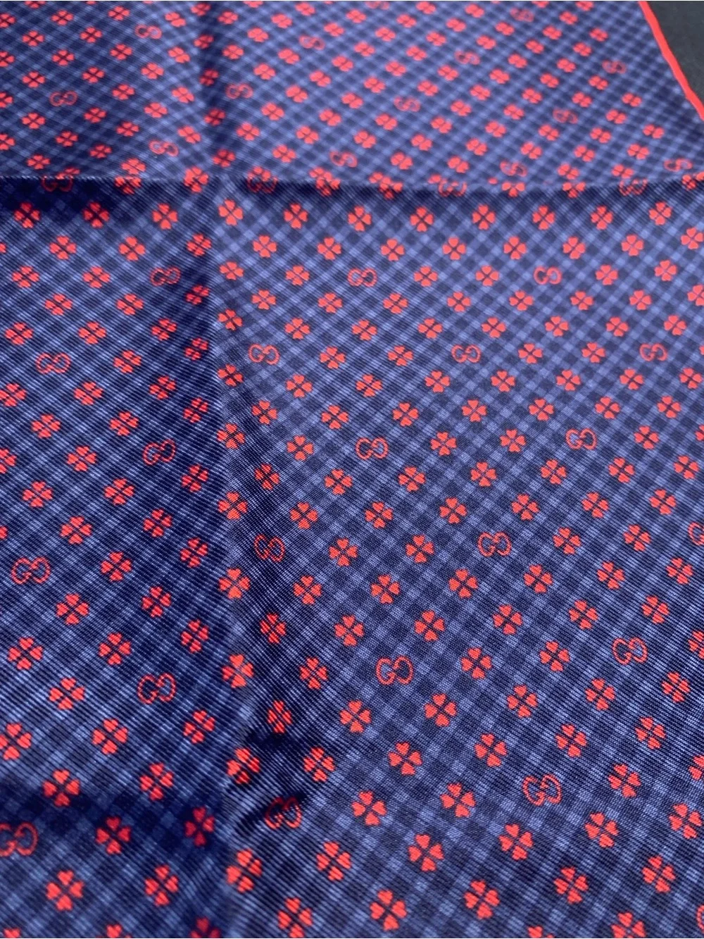 Gucci Men’s Navy and Red Patterned Silk Pocket Square